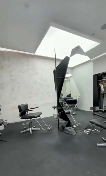 Custom Unique Geometric Shaped Barber Mirror Station - 2026 Newest Model Industrial-Style Salon Equipment